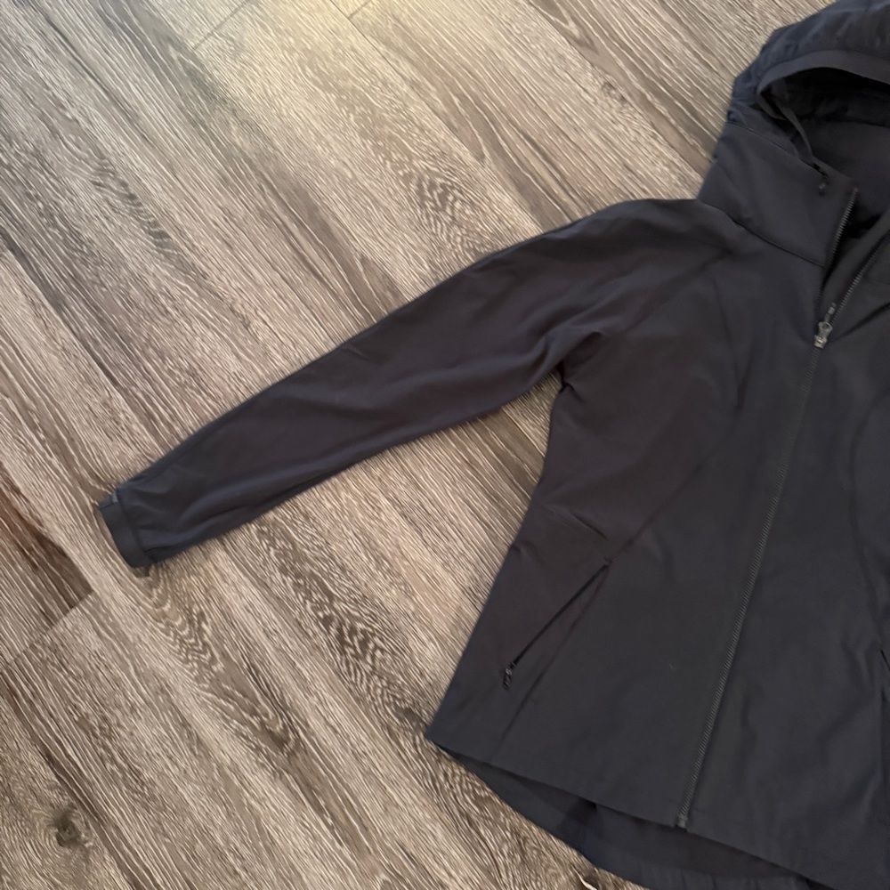 Lululemon Go The Distance Jacket - Picture 2 of 6